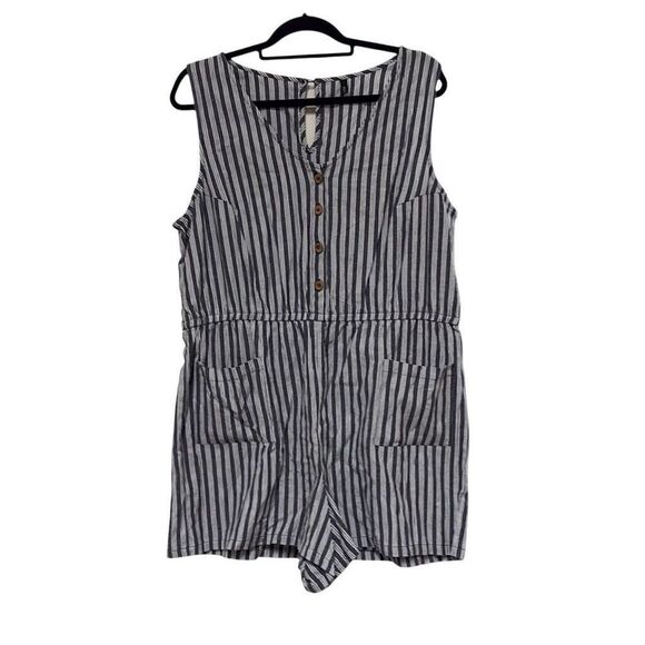 Derek Heart 1X Gray Stripe Chambray Button Down Romper 100% cotton Pocket Preppy - Picture 1 of 11